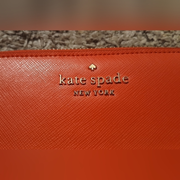 👜 Kate Spade Zip-Around Wristlet Wallet – Red-Orange / Poppy - Picture 2 of 7